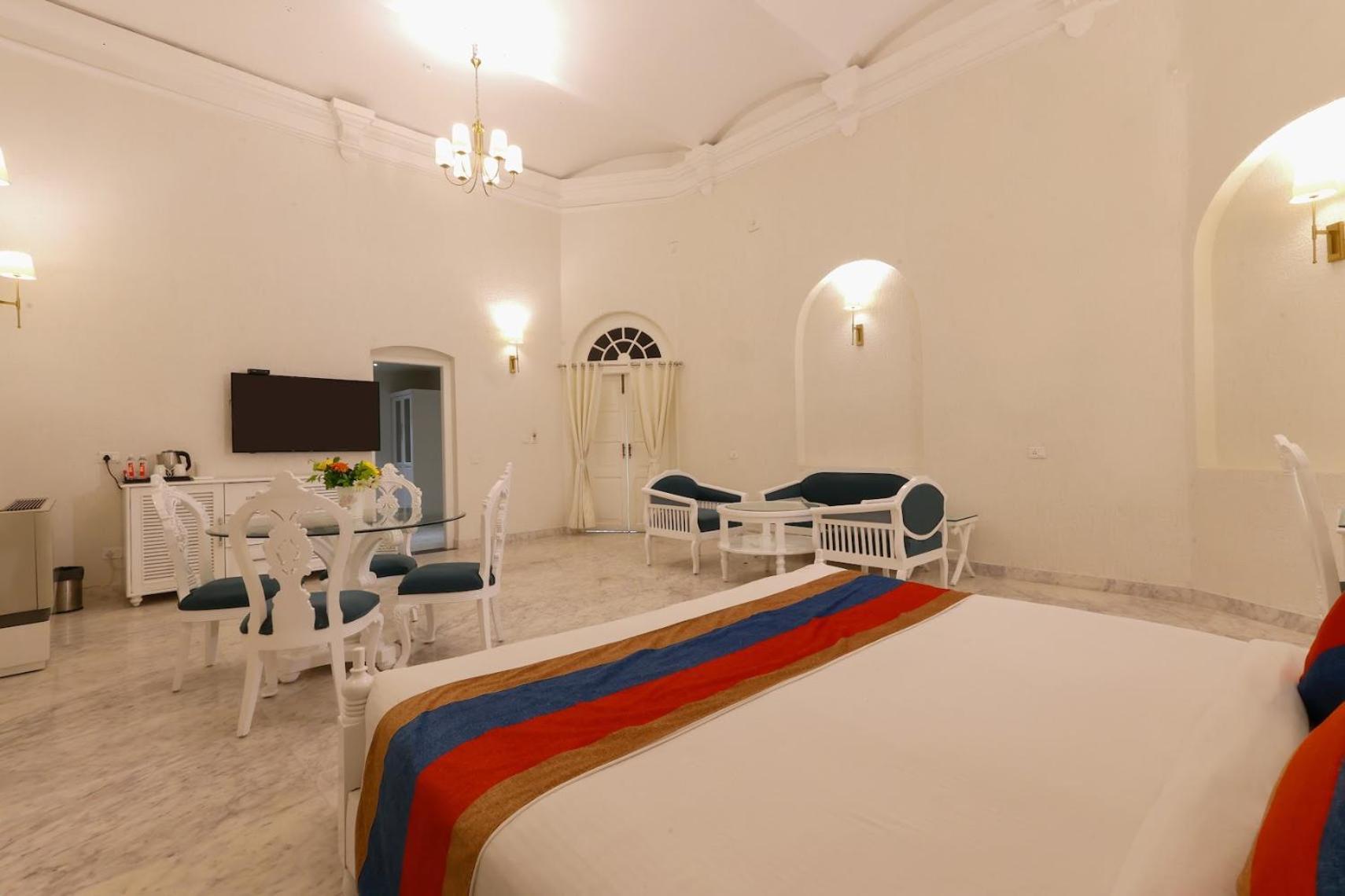 Saroja Heritage, 3*