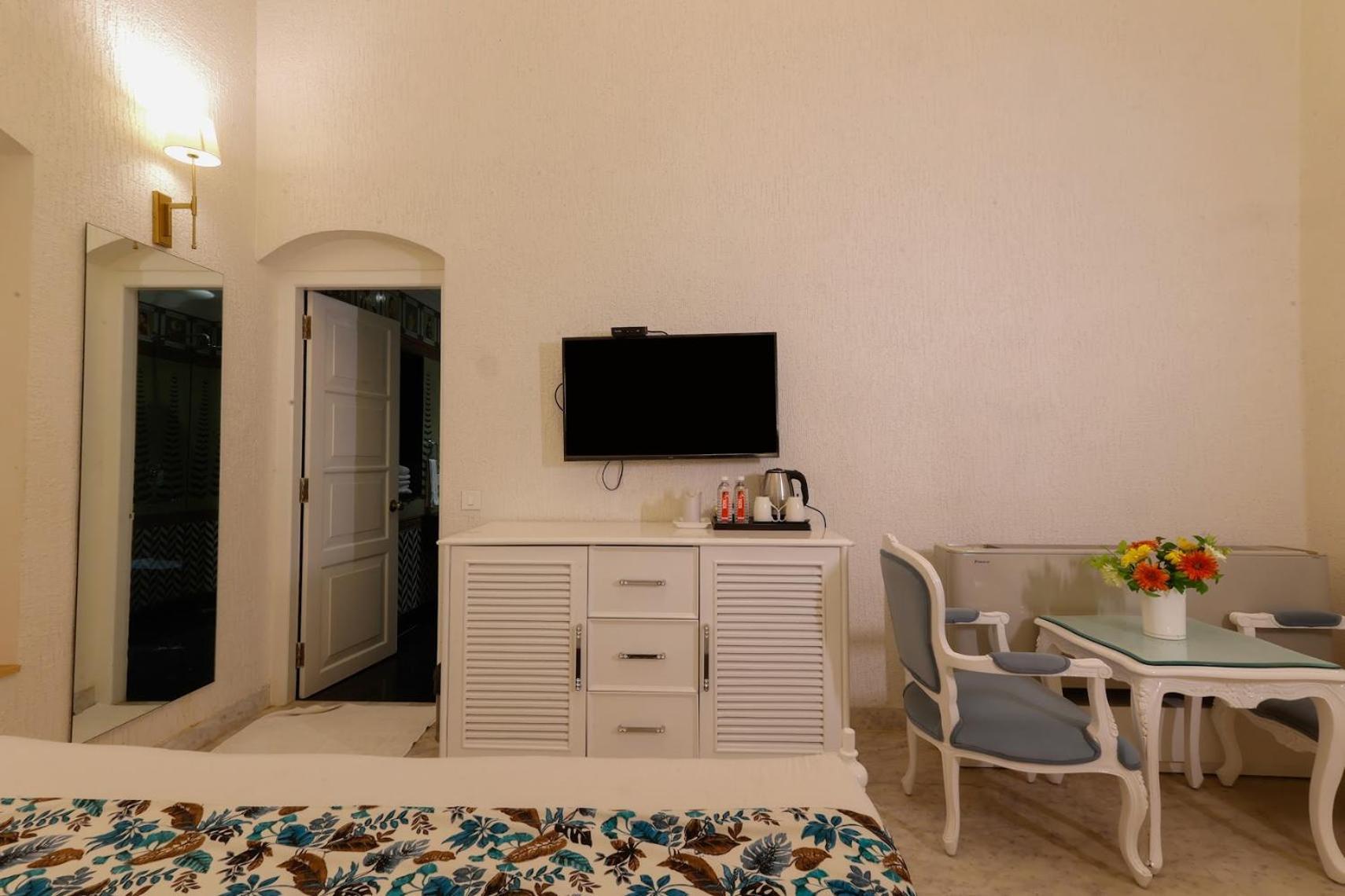 Saroja Heritage, Hotel